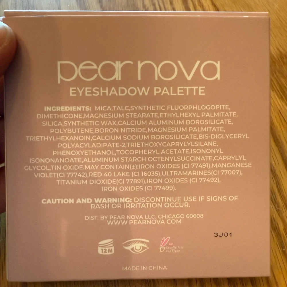 Pear Nova Eyeshadow Palette